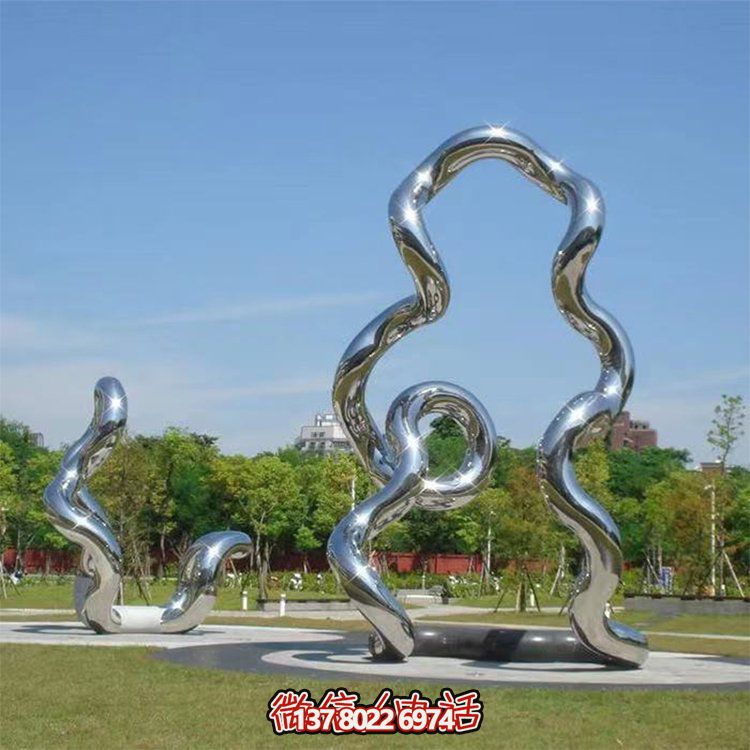 大型不锈钢异形摆件，为公园绿地增色
