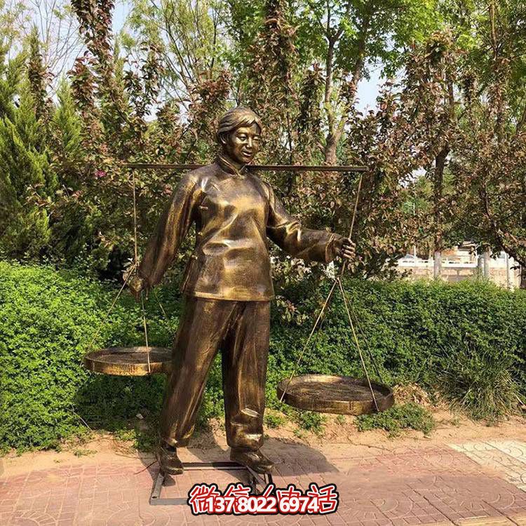 精致仿铜玻璃钢托盘挑着精美人物装饰品