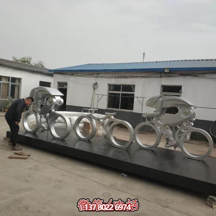 不锈钢几何抽象户外园林骑行人物景观装置