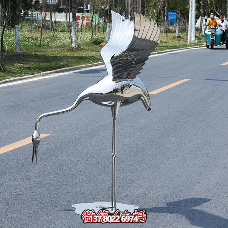 火烈鸟雕塑，美化你的园林景观