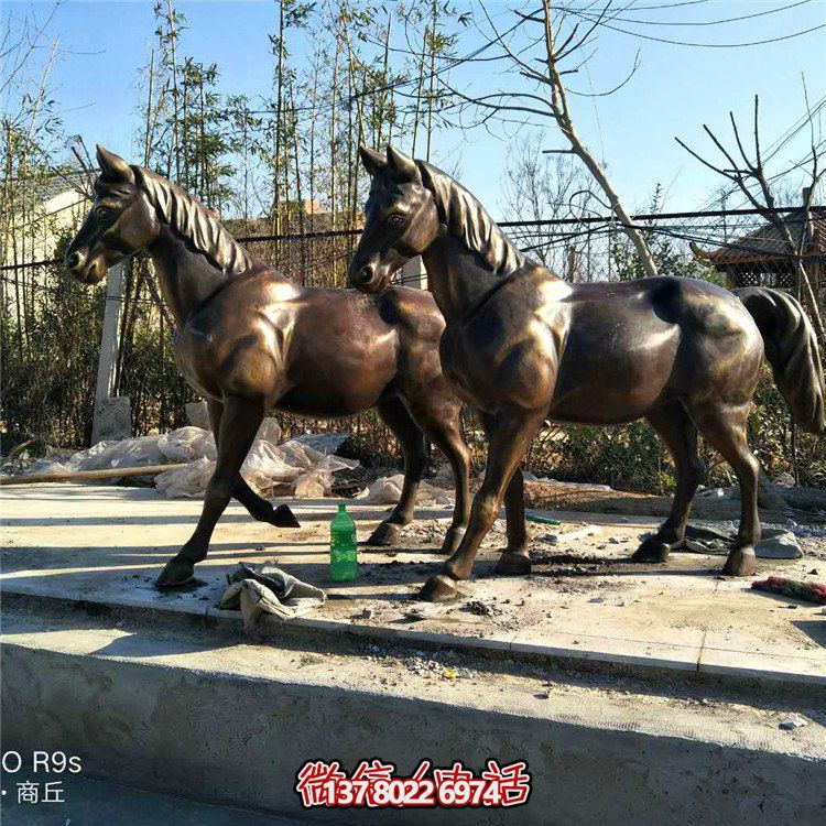 强健马儿铜雕塑