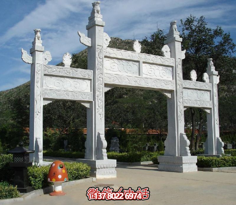 精致园林景观，汉白玉华表浮雕祥云门楼石牌坊