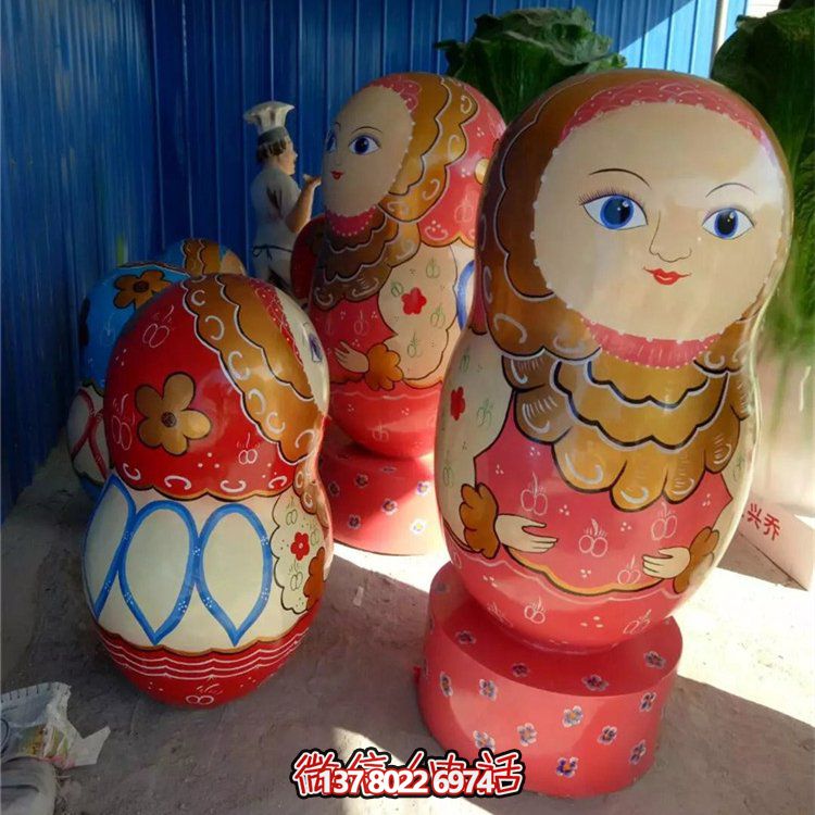 多彩玻璃钢公仔摆件