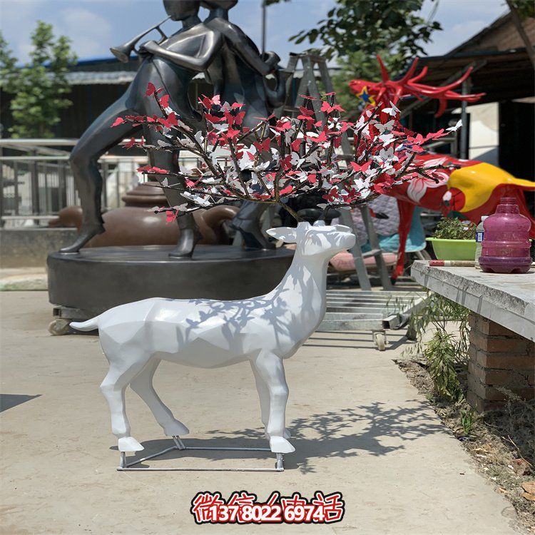 不锈钢梅花鹿雕塑，点缀校园景观