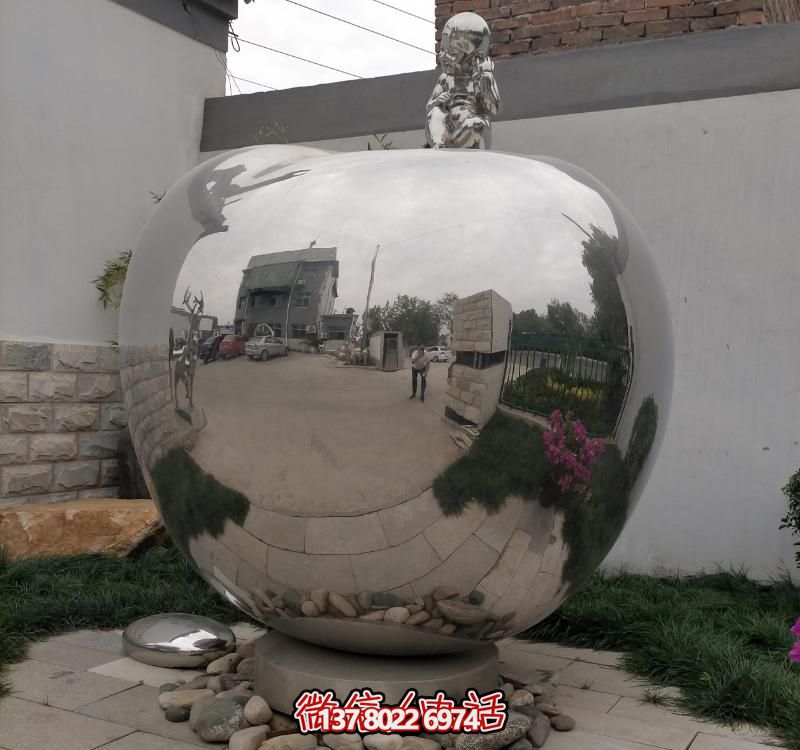 校园风不锈钢苹果雕塑