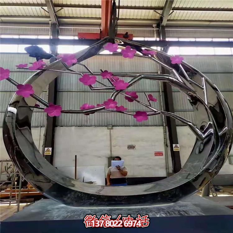 抽象不锈钢梅花圆环树枝雕塑景观
