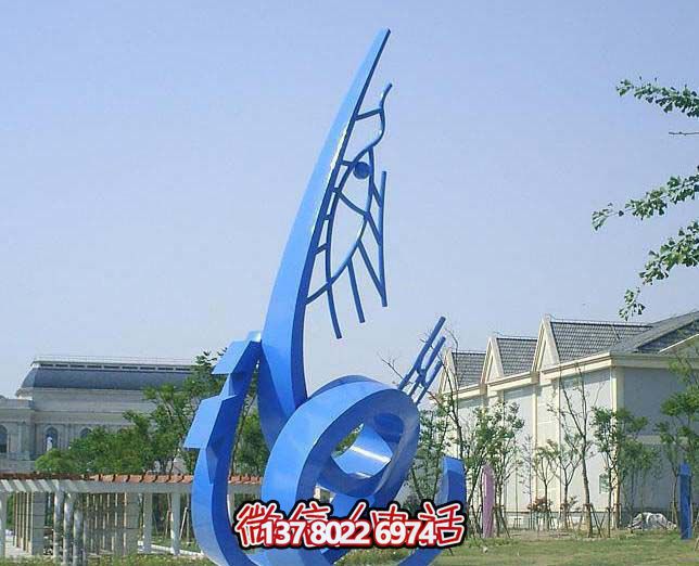 蓝色不锈钢鱼雕塑，简约装饰街道