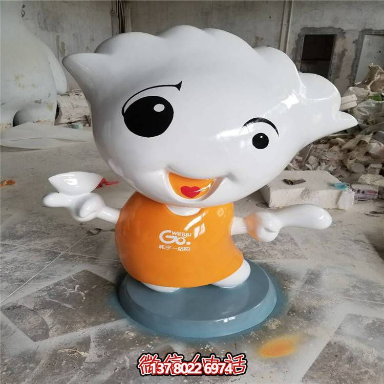 玻璃钢创意景观公仔雕塑