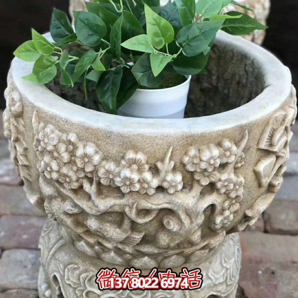 精美艺术石雕花盆，让繁复多彩的花纹与浮雕结合，打造出精美的大理石雕塑