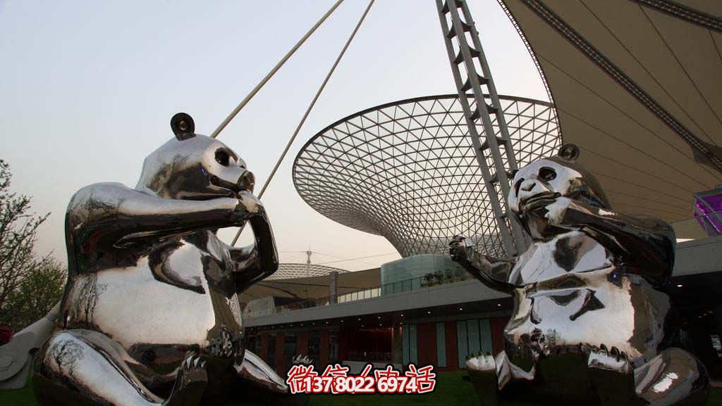 不锈钢卡通熊猫雕塑，为动物园摆放镜面装饰