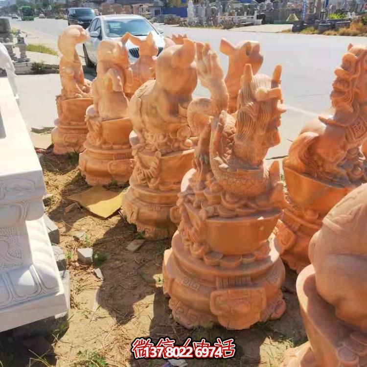 红晚霞景区，十二生肖雕塑之旅