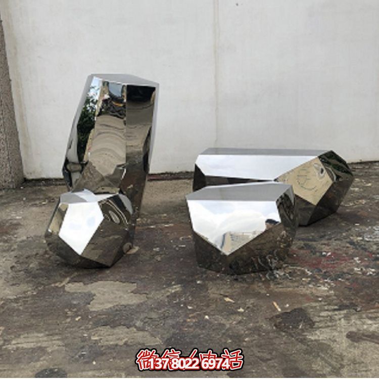 高级不锈钢镜面户外公园雕塑装饰，以鹅卵石为灵感