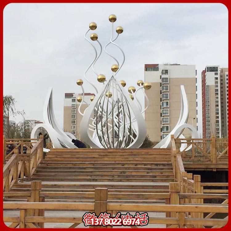 大型不锈钢荷花雕塑，点缀美丽的景观花园