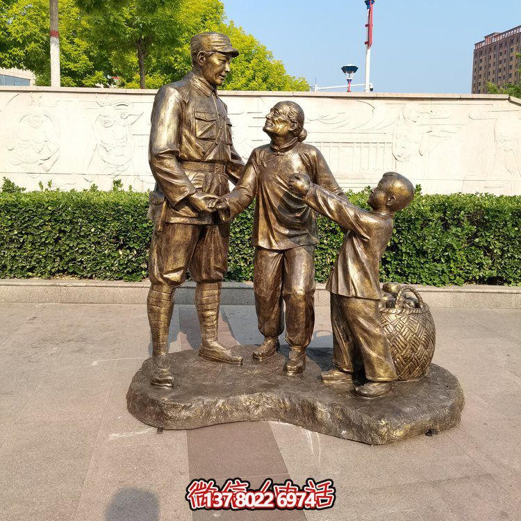 玻璃钢仿铜八路英雄人物雕塑