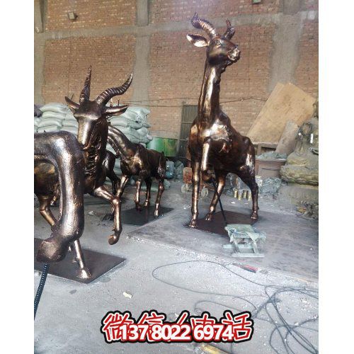 大型梅花鹿铜雕雕塑，装点别墅小区