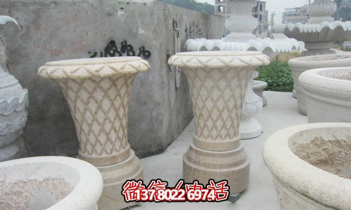 聚焦传统文化，打造完美的自然景观——大理石花篮花盆雕塑系列