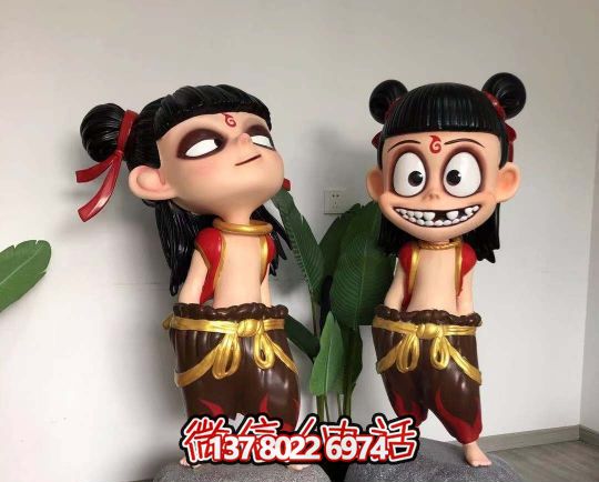 玻璃钢哪吒雕塑精美彩绘，给景区园林增色不少