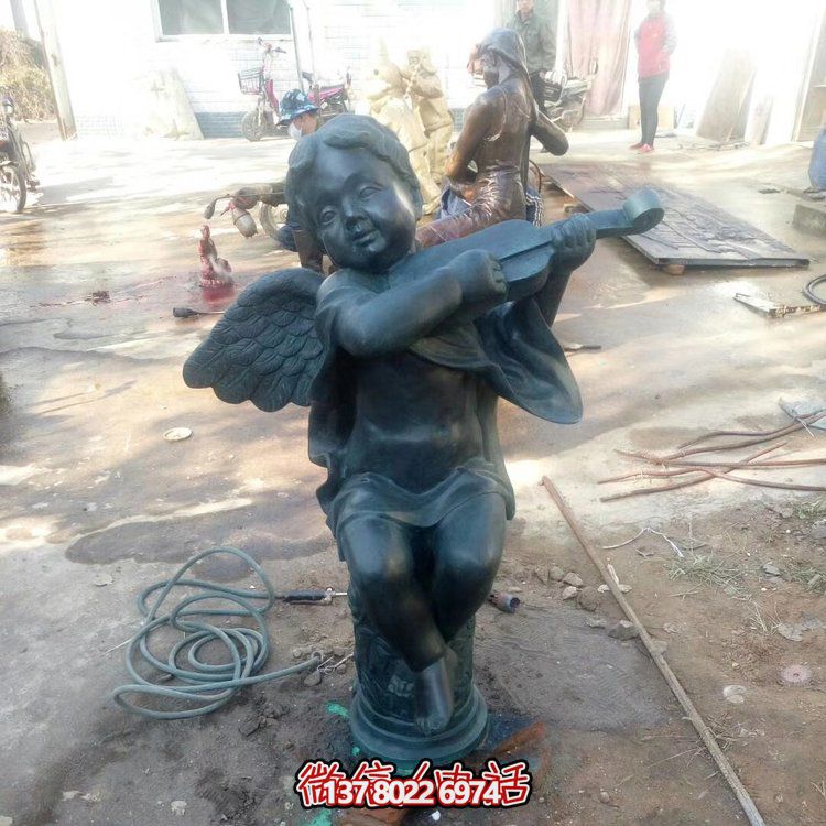 玻璃钢仿青铜小天使弹小提琴园林雕塑