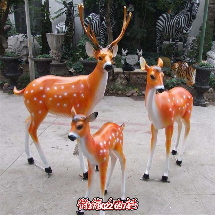玻璃钢仿真梅花鹿雕塑，为你的园林景观增添仙气