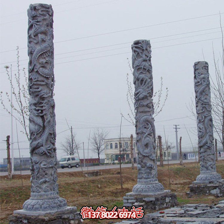 精美的大理石龙柱摆件