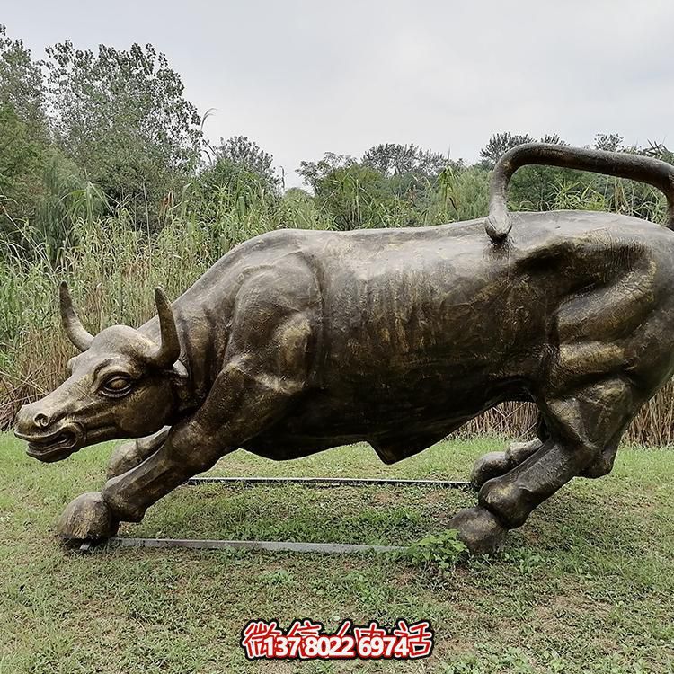 大型工厂制造仿铜玻璃钢华尔牛