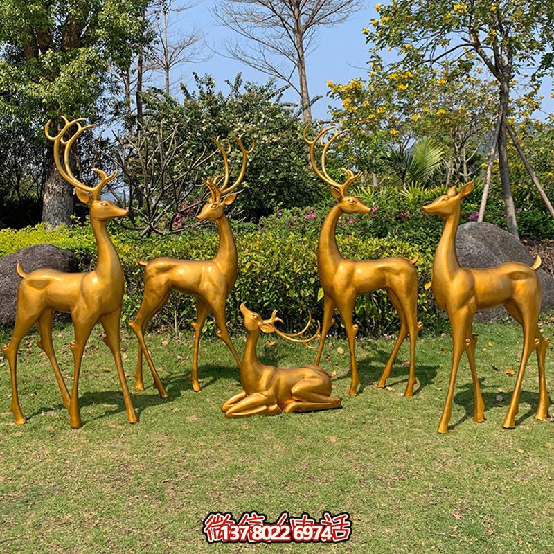 玻璃钢鹿雕塑，仿铜一家五口伴随着园林景观