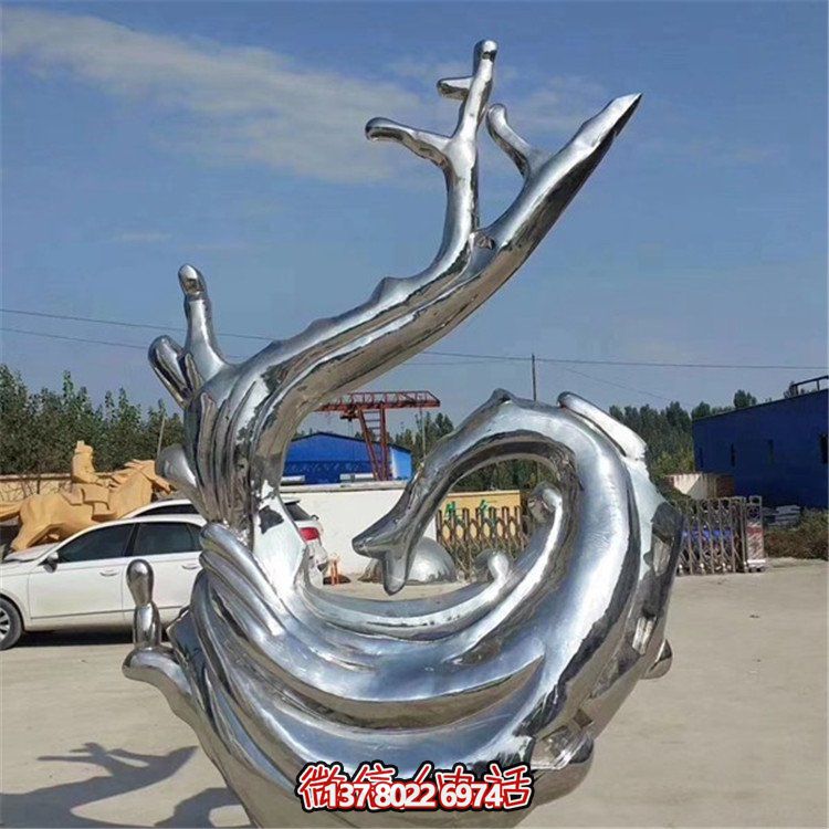 不锈钢镜面雕塑，为户外广场增添海浪般的浪花气息