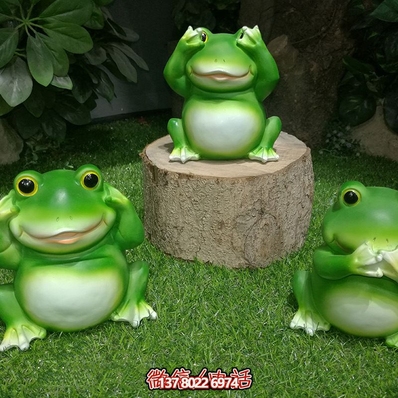 海边玻璃钢青蛙雕塑，个性十足