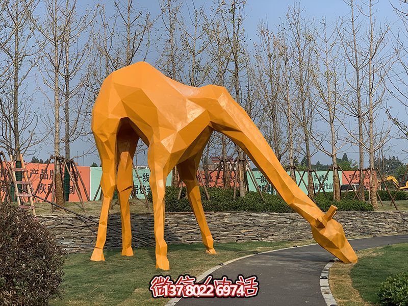 几何雕塑玻璃钢草坪长颈鹿路边装饰