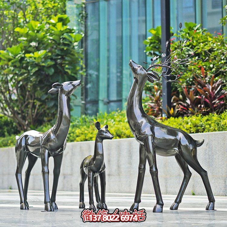 玻璃钢制仿铜小鹿摆件，点缀户外园林景观