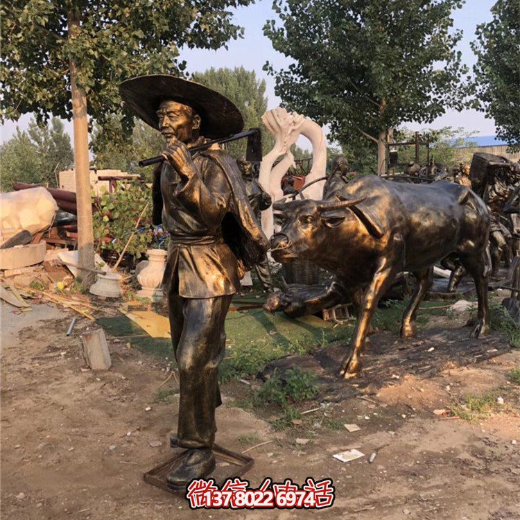 传统民俗雕塑记录老农生活的水牛玻璃钢
