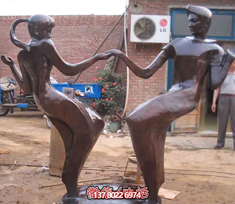 玻璃钢仿雕塑抽象人物跳舞雕塑给情侣带来更多的浪漫