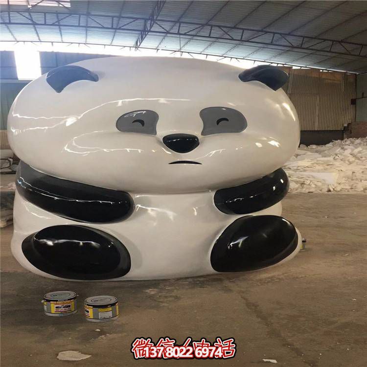 玻璃钢雕塑熊猫公仔，环保卡通摆放装饰商场