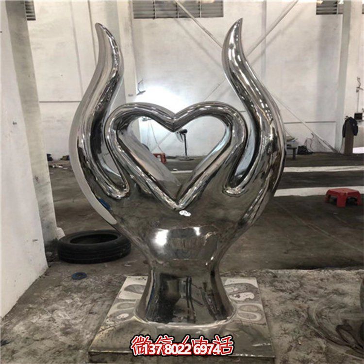 不锈钢爱心雕塑抛光镜面