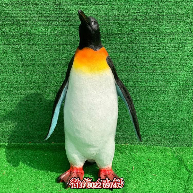 可爱企鹅摆件，玻璃钢精致卡通装饰