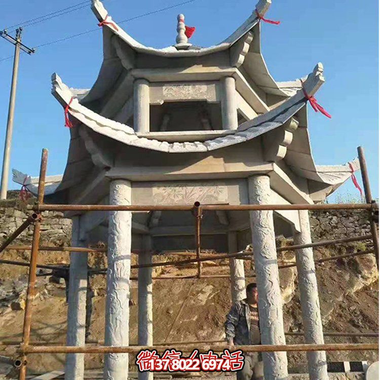 美丽的公园景观附带大理石雕塑凉亭