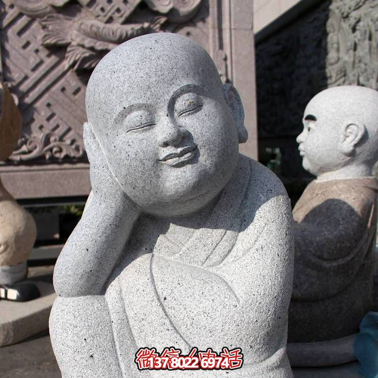 精美砂岩小和尚雕塑