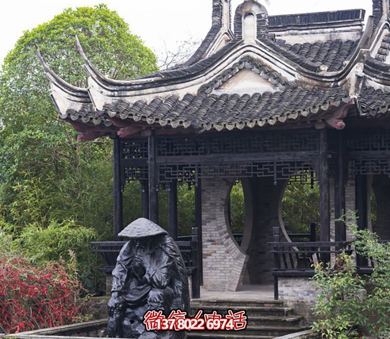 姜太公玻璃钢仿铜雕塑为景区园林增添独特美感