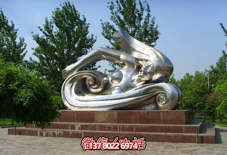 公园雕塑不锈钢抽象女孩游泳装饰
