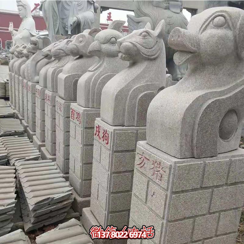 十二生肖马柱雕塑景观摆放
