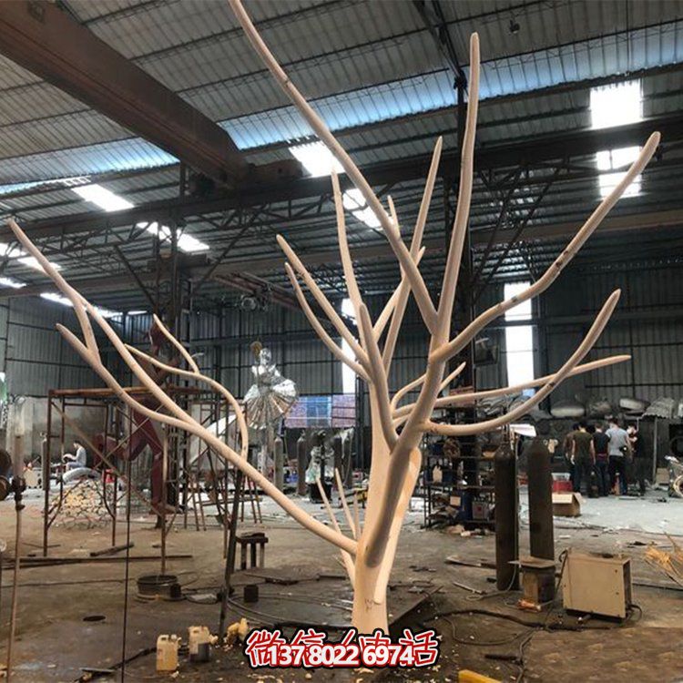 大型玻璃钢雕塑，给酒店装饰带来创意景观