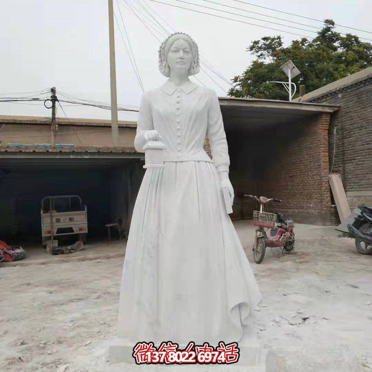 集西方人物精美摆件与汉白玉大理石石雕于一体的户外园林景观