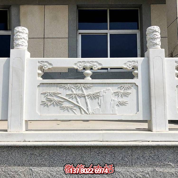 精致古典庭院雕饰浮雕石柱、栏杆、栏板，营造温馨园林