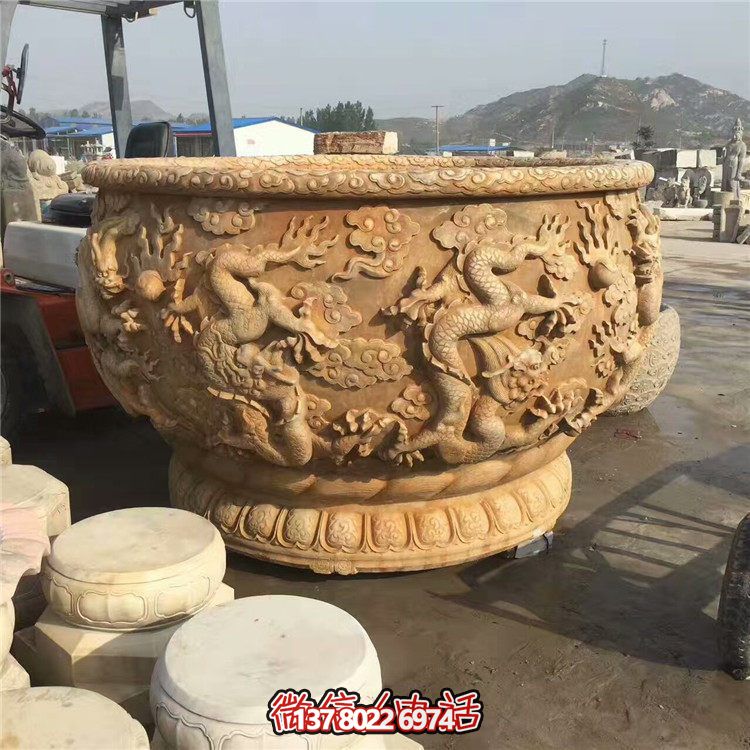 传统水缸，绚丽多彩的双龙戏纹