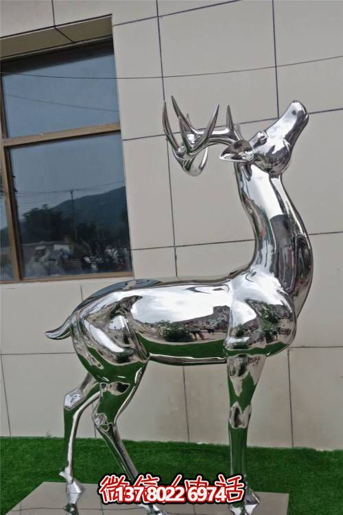 镜面不锈钢装饰别墅小区，为景观鹿提供宁静安家之所