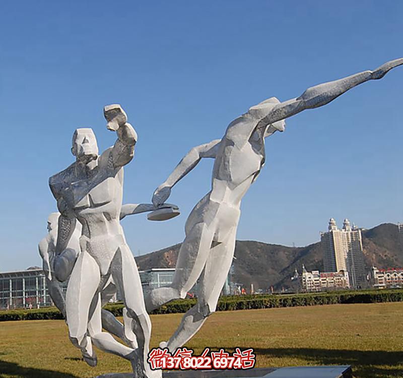 不锈钢雕塑让滑冰者拥有更多运动主题