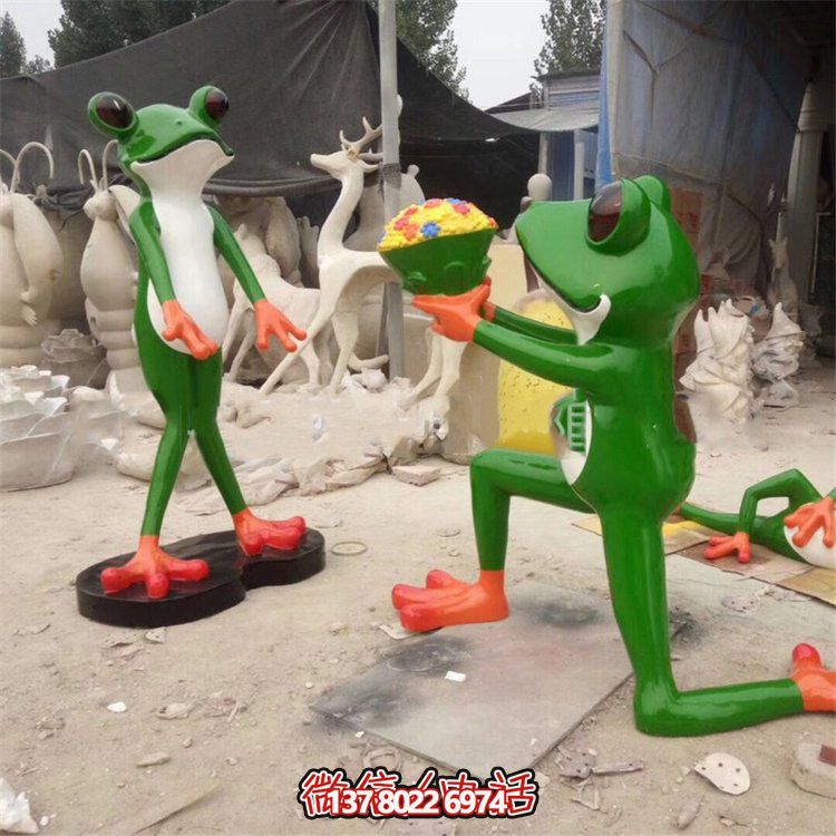 创意玻璃钢青蛙雕塑，为景区带来卡通新颖的景观