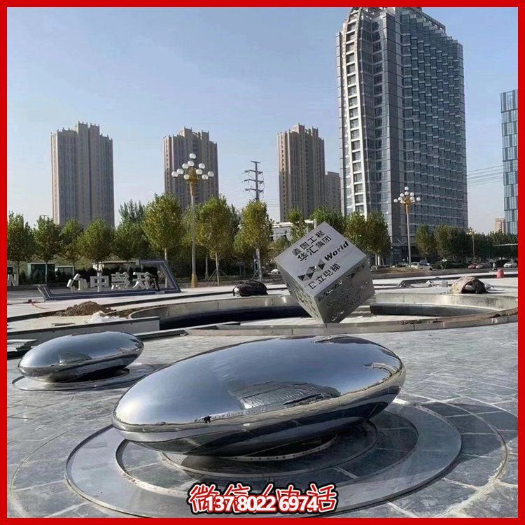 大型不锈钢镜面鹅卵石雕塑