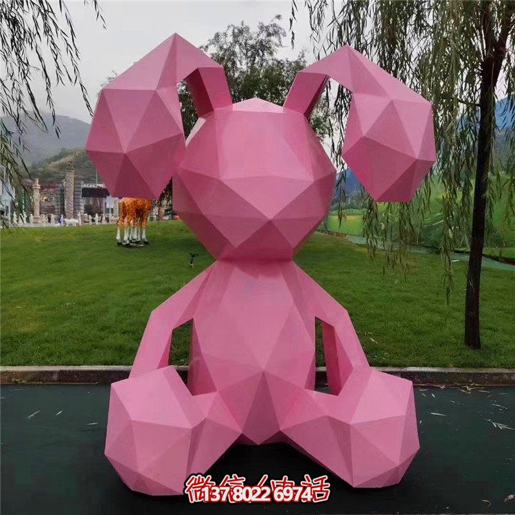 现代仿真动物雕塑几何彩绘玻璃钢别墅