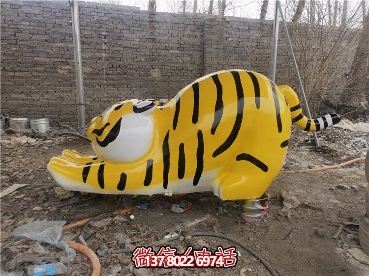 玻璃钢小老虎雕塑，装点精美的园林景观